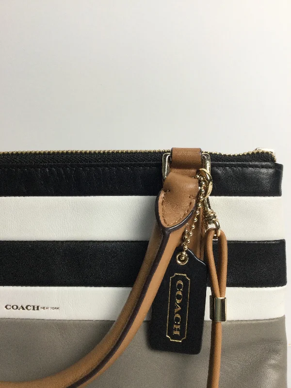 Crossbody By Coach  Size: Small