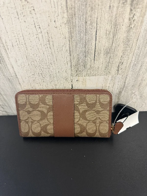 Wallet Designer By Coach  Size: Large