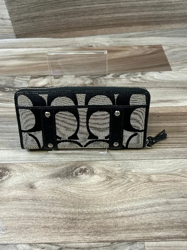 Wallet Designer By Coach  Size: Large