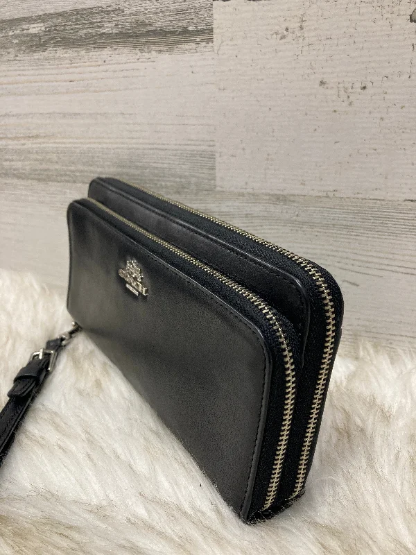 Wallet Designer By Coach  Size: Large