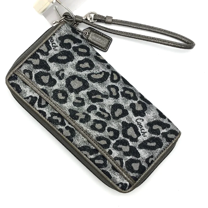 Wallet Designer By Coach  Size: Large