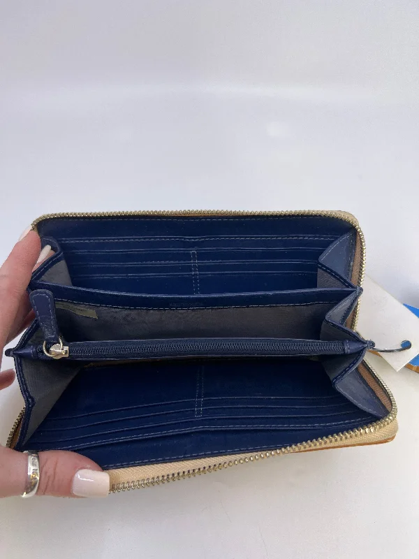 Wallet Designer By Coach  Size: Large