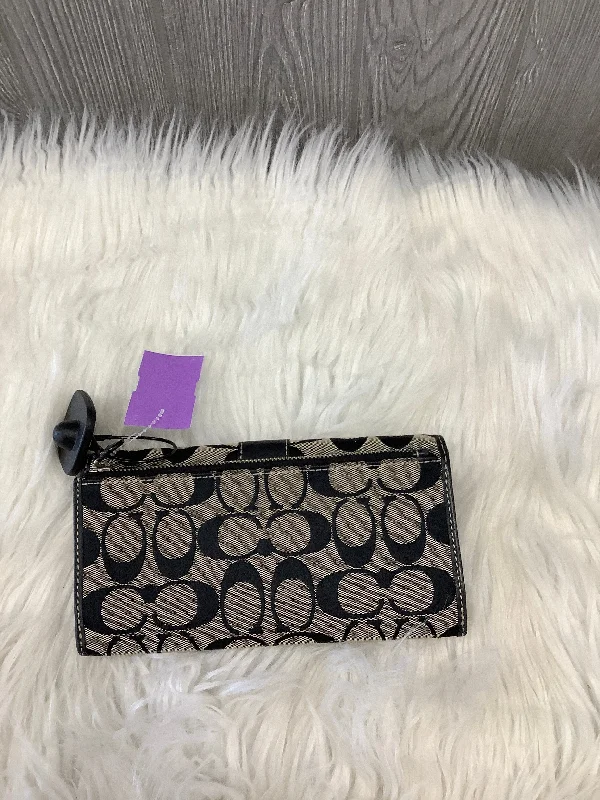 Wallet Designer By Coach  Size: Large