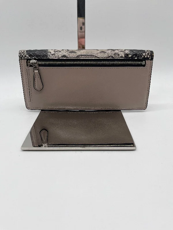 Wallet Designer By Coach  Size: Medium