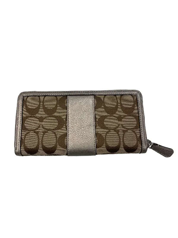 Wallet Designer By Coach  Size: Medium