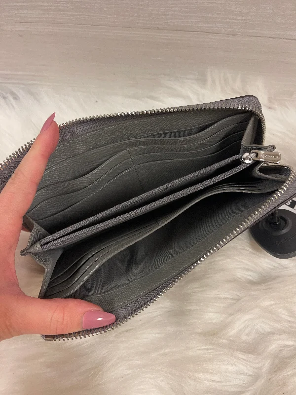 Wallet Designer By Coach  Size: Medium