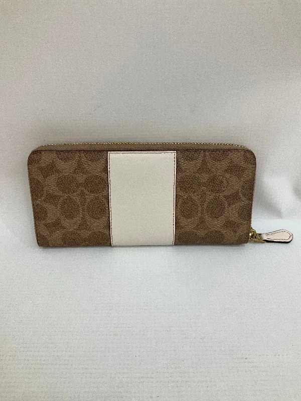 Wallet Designer By Coach  Size: Medium