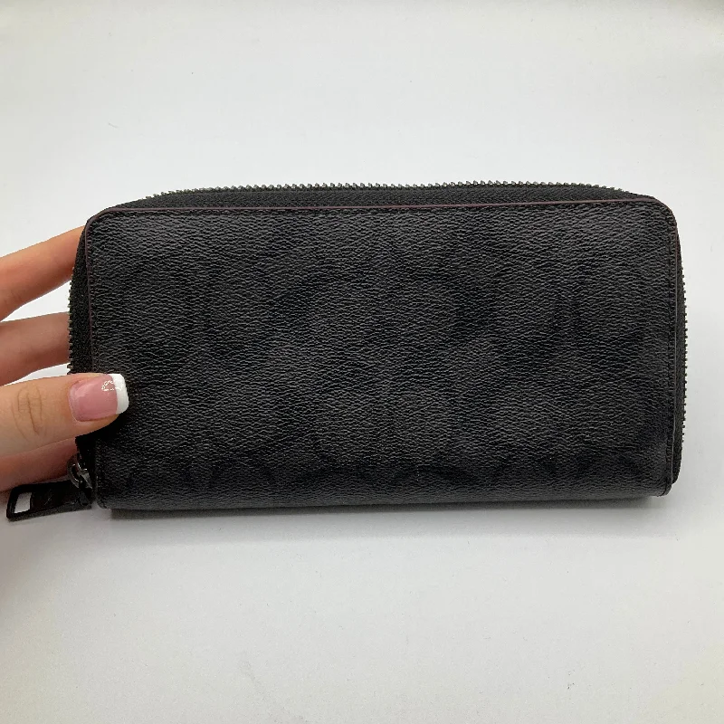 Wallet Designer By Coach  Size: Medium