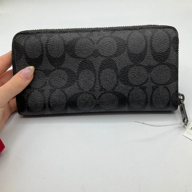 Wallet Designer By Coach  Size: Medium