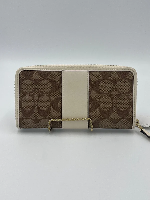 Wallet Designer By Coach  Size: Medium