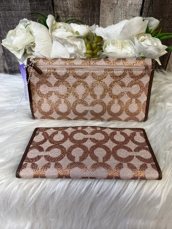 Wallet Designer By Coach  Size: Medium