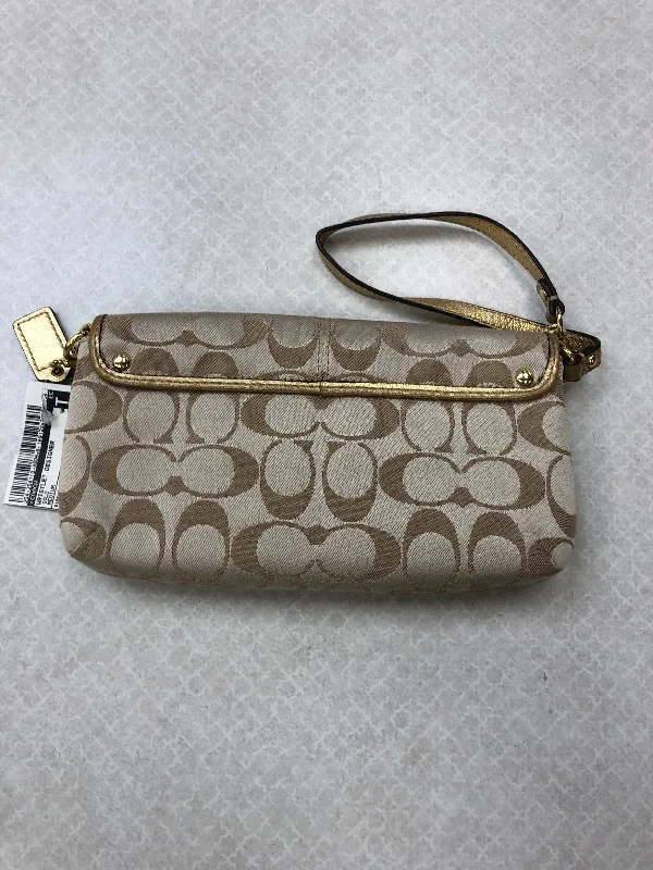 Wristlet Designer By Coach  Size: Medium