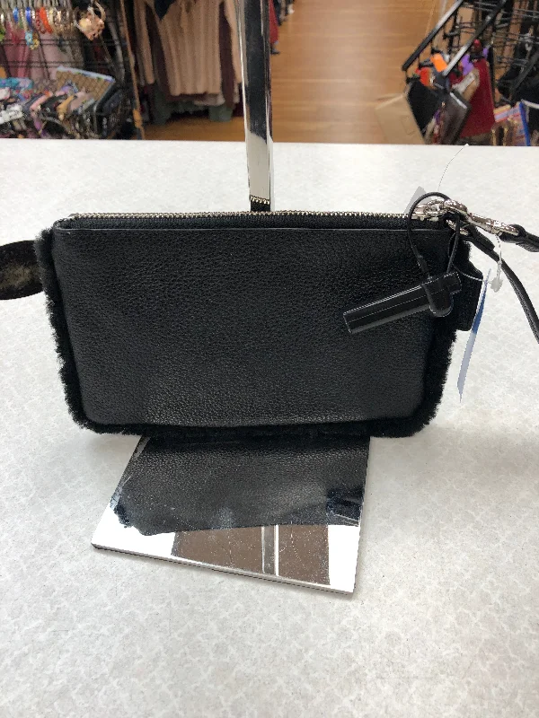 Wristlet Designer By Coach  Size: Medium