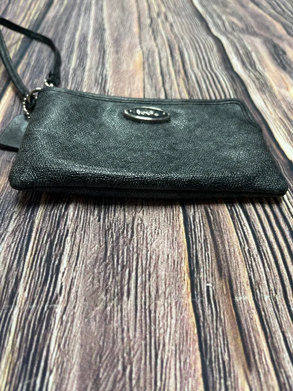 Wristlet Designer By Coach  Size: Small