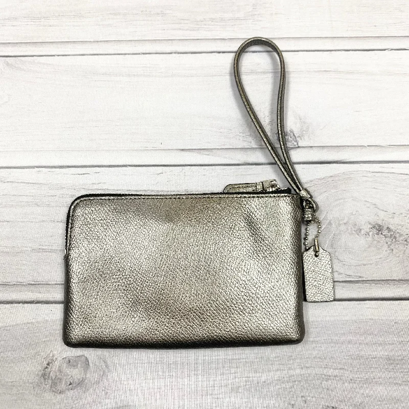 Wristlet Designer By Coach  Size: Small