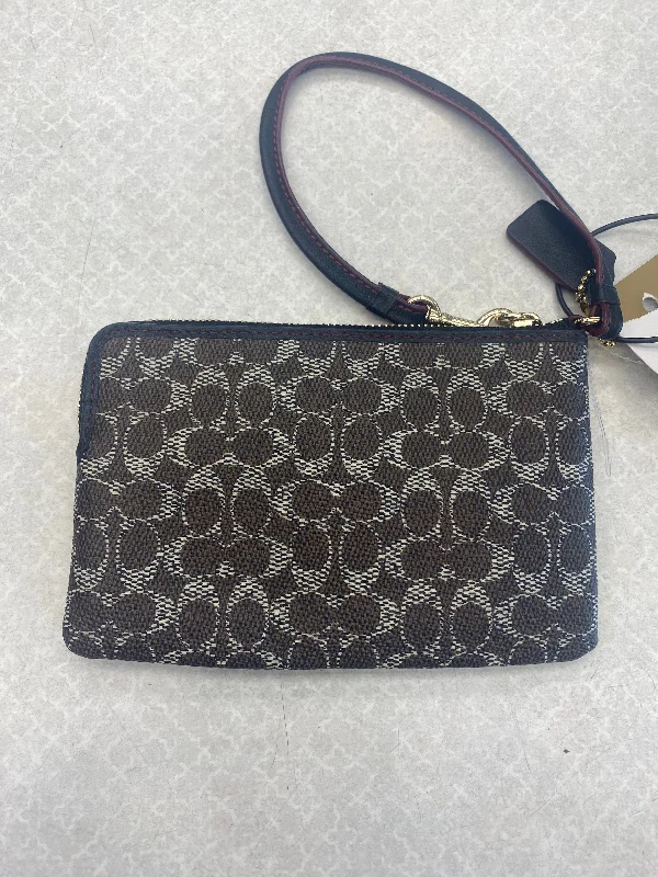 Wristlet Designer By Coach  Size: Small