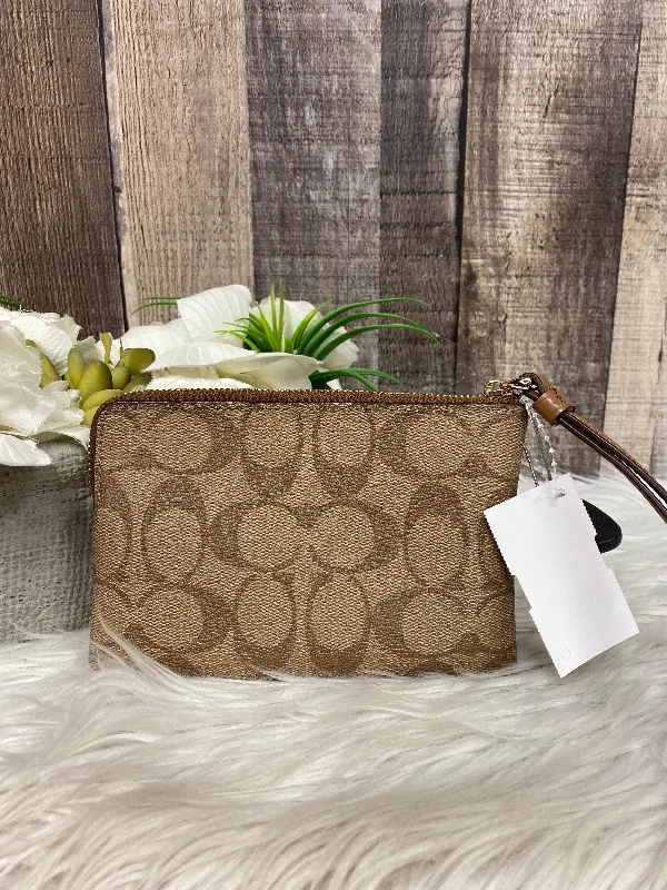 Wristlet Designer By Coach  Size: Small