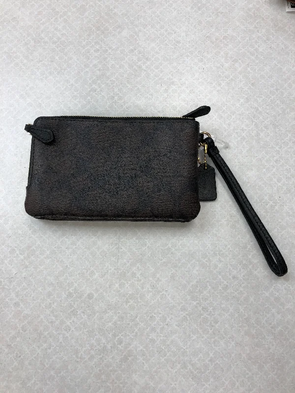 Wristlet Designer By Coach  Size: Small