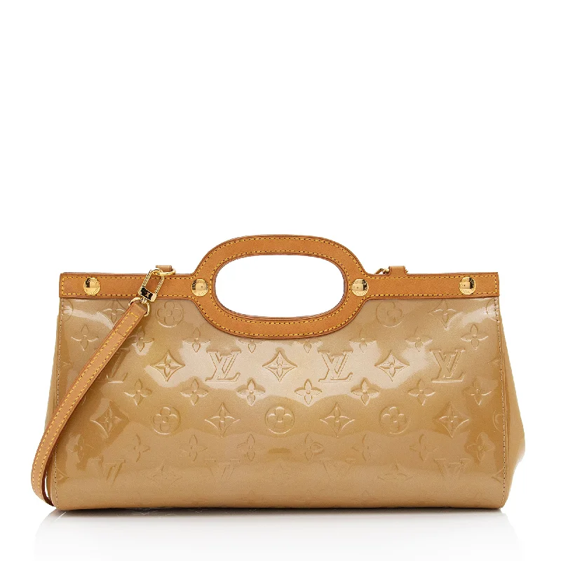 Louis Vuitton Monogram Vernis Roxbury Drive Clutch (SHF-HjMdyt)