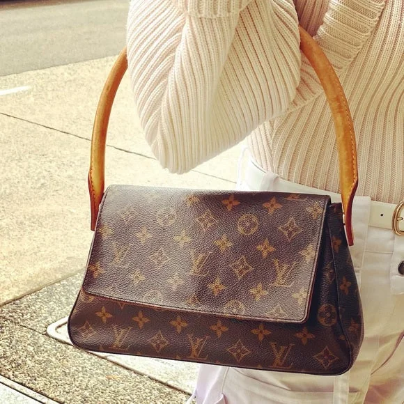 LOUIS VUITTON Looping bag